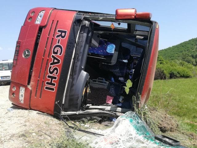 Autobusi i Kosovës del nga rruga në Serbi, 9 të plagosur