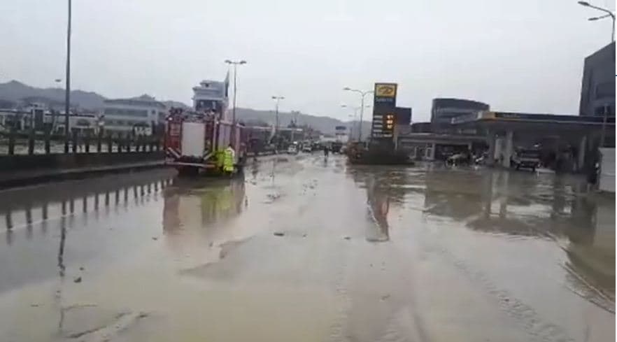 Përmirësohet situata në autostradën Tiranë-Durrës (VIDEO)
