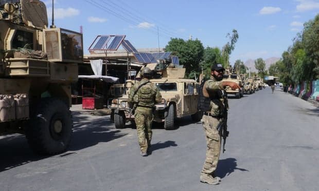  28 civilë të vrarë në Afganistan pas një shpërthimi të autobusit në rrugë