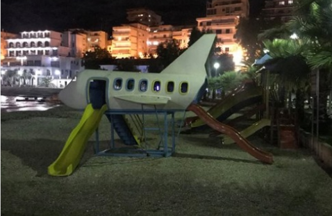 Deputeti socialist ‘mesazh’ Berishës për një avion me drogë në port