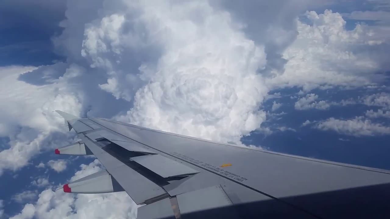 Reshjet/ Aeroporti i Rinasit: Fluturimet po bëhen sipas parashikimit