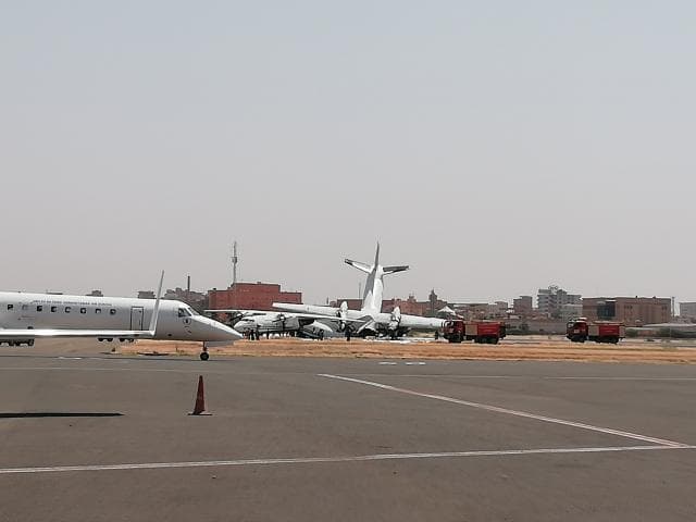 Dy avionë ushtarakë përplasen në aeroportin kryesor të Sudanit