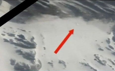 Gjenden rrënojat e avionit të rrëzuar në një mal në Iran (VIDEO)