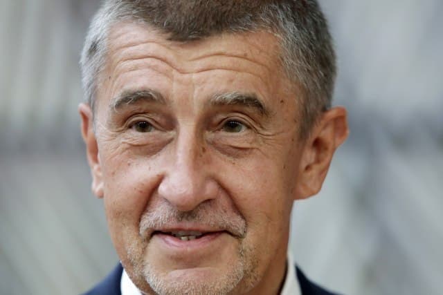 Qëndrimet e ndryshme për pavarësinë e Kosovës përplasin qeverinë me presidentin çek