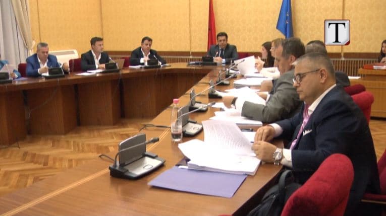 Komisioni “Tahiri”, socialistët denoncojnë kryetarin Paloka: Nuk firmos kërkesat për informacion  