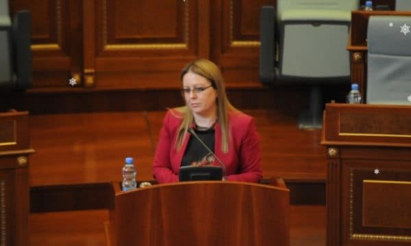 Miratimi i buxhetit 2021 në Kosovë siguron blerjen e vaksinave anti-Covid me 40 milionë euro