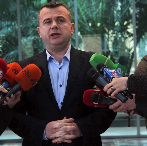 Nuk ka votat/ Shumica shtyn votimin e ligjit për magjistratët, Balla: Po negociojmë me LSI-në (VIDEO)