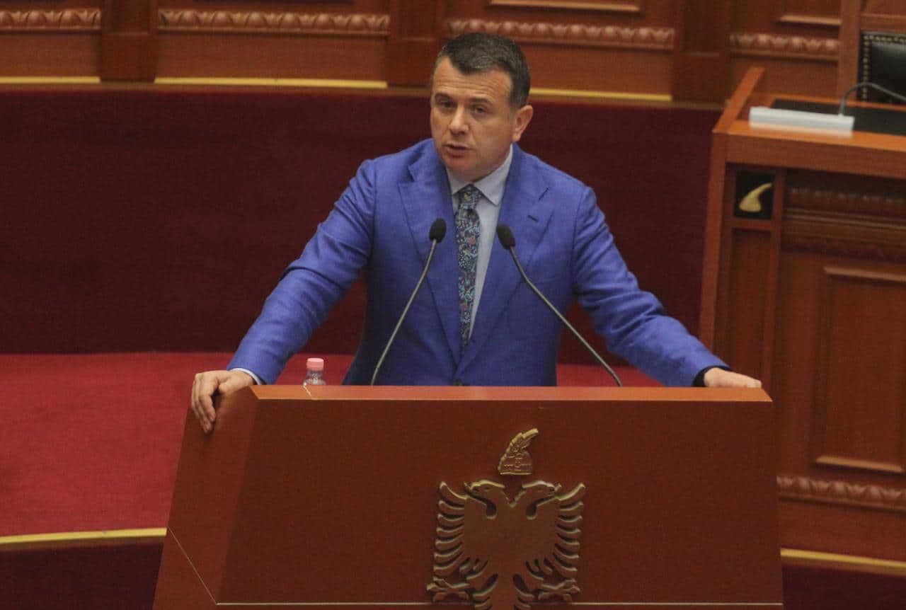 Balla-deputetëve: Dekreti i pavlefshëm, zgjedhjet do të bëhen, Hajdari: Gjykimin e bën vetëm Kushtetuesja (FOTO)