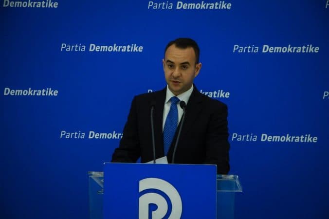PD: Rama mbron Kajmakun si mafiozët njëri-tjetrin  