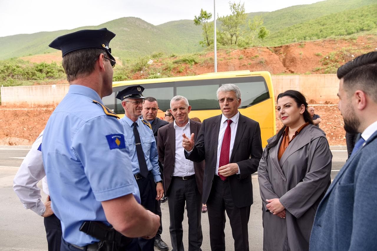 Ministrat Lleshaj e Balluku, inspektim pikës kufitare të Morinës: Masa shtesë gjatë fluksit sezonal