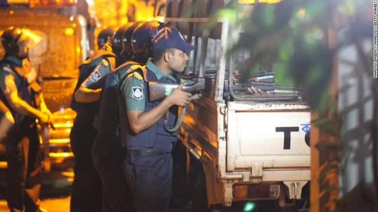 7 të dënuar me vdekje për sulmin terrorist në Bangladesh