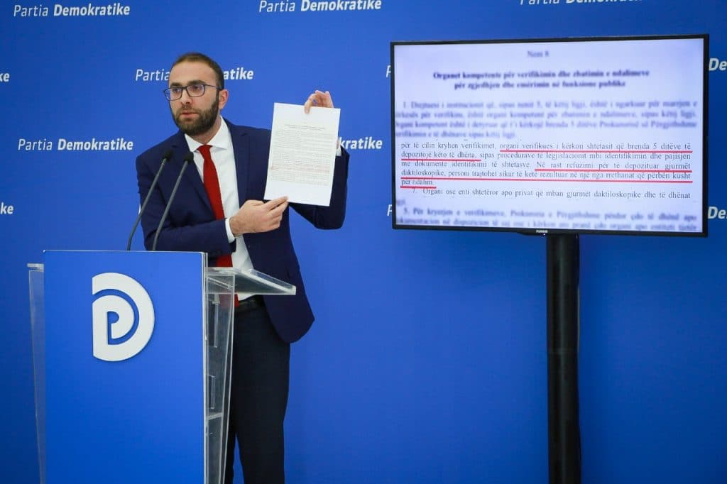 PD: Agim Kajmaku nuk dorëzoi shenjat e gishtave, duhet të ishte shkarkuar