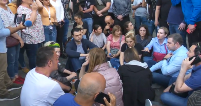 Basha dhe Kryemadhi procedohen penalisht për protestën e djeshme për Teatrin