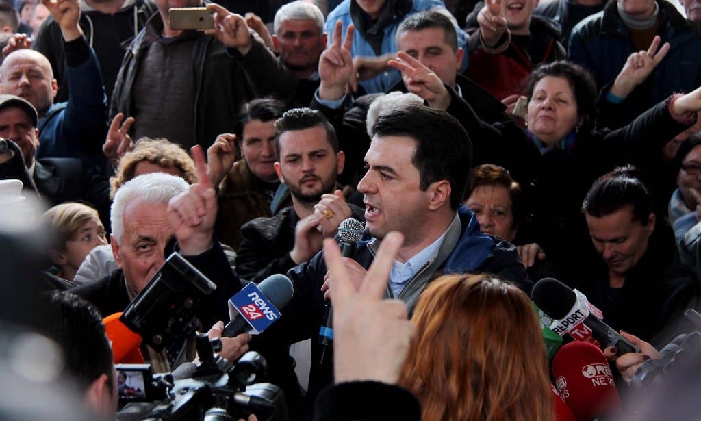 Opozita përshkallëzon protestat, sot bllokon akset kombëtare 
