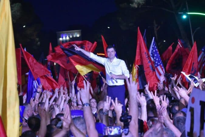 Protesta e opozitës, Basha: 30 qershori, varreza politike e Edi Ramës (VIDEO)