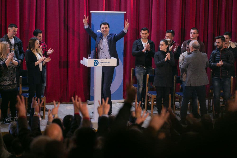 Basha fton qytetarët në protestë dhe akuzon Ramën: Po pengon reformën në drejtësi dhe integrimin në BE