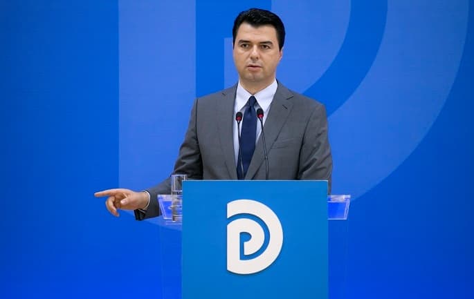 Prishja e teatrit, Basha: Parlamenti u kthye në noter, Meta të mos e dekretojë ligjin  