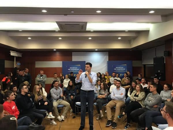 Basha: Qeveria e ka degraduar arsimin