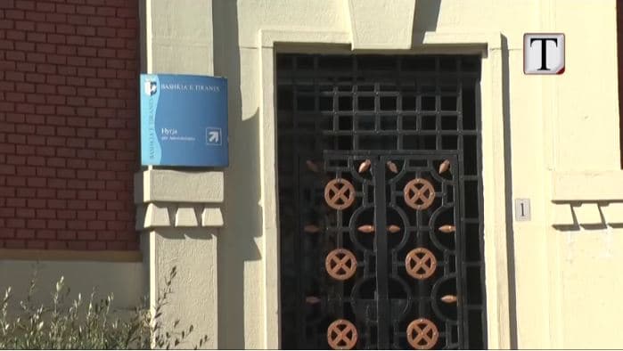 Bashkia e Tiranës përmbyt veten?! (VIDEO)