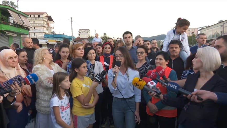 Basha u bashkohet protestuesve të Unazës së Re, policia shoqëron Klevis Balliun
