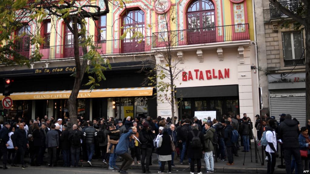 “Xhihadi” kthehet në Bataclan, kësaj here si art. Francezët, të ndarë për koncertin e reperit Médine