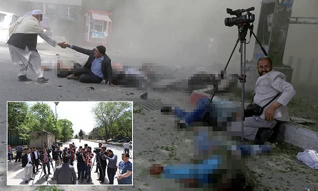 Sulmi terrorist në Kabul u merr jetët edhe 8 gazetarëve (VIDEO)