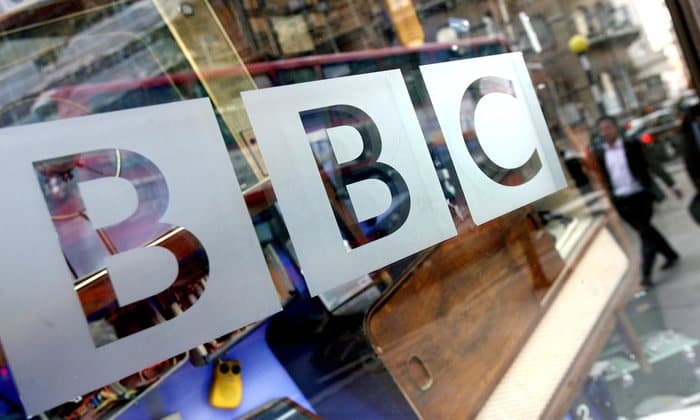 “Femrat paguhen më pak”, dorëhiqet shefja e redaksisë së BBC-së në Pekin