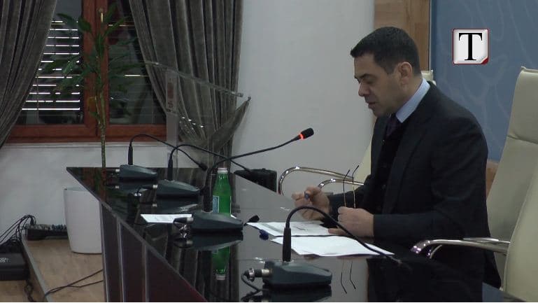 Ndërtimi? Ahmetaj: Nuk janë para drogë, por kredi. Reagon PD (VIDEO)
