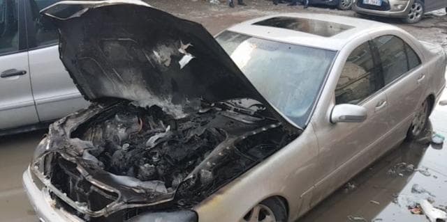 Digjet makina në Durrës, policia nis hetimet