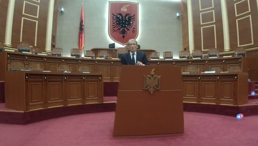 Berisha flet nga seanca e “Facebook”-ut: Negociatat nuk hapen as në 2020-n