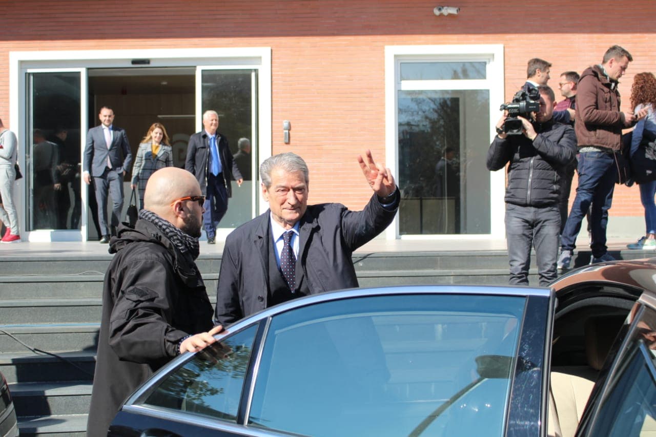 PD vendos unanimisht për djegien e mandateve
