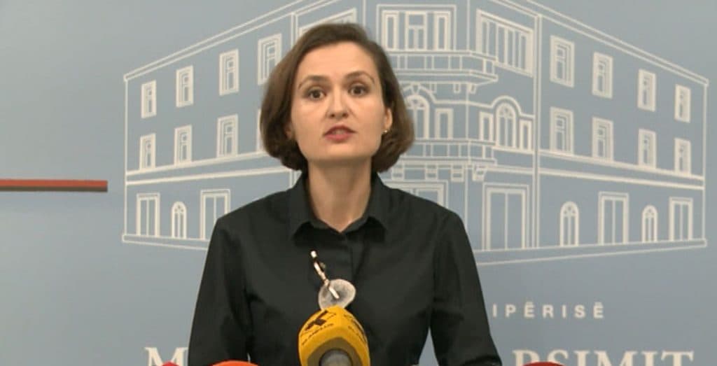 Shahini: Shkollat e Tiranës rihapen më 9 dhjetor