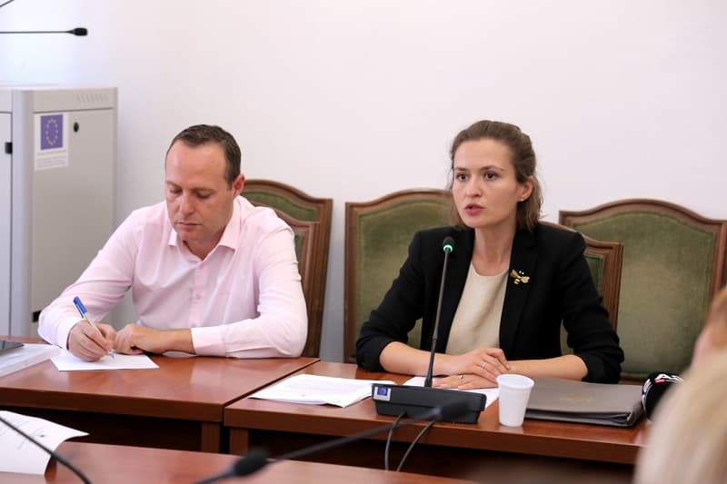 Arsim falas me libra të vjetër, Shahini: Janë të përdorshëm (VIDEO)