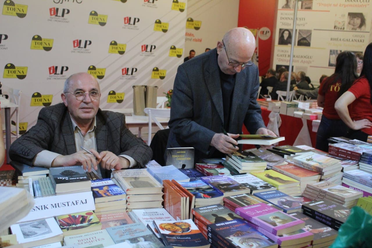Panairi i librit “Tirana 2019” / Besnik Mustafaj vlerësohet si “autori më i mirë i vitit”