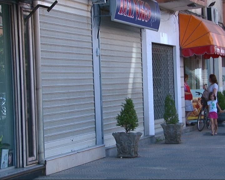 Krizë dhe pesimizëm/ 1260 biznese u mbyllën gjatë prillit (VIDEO)