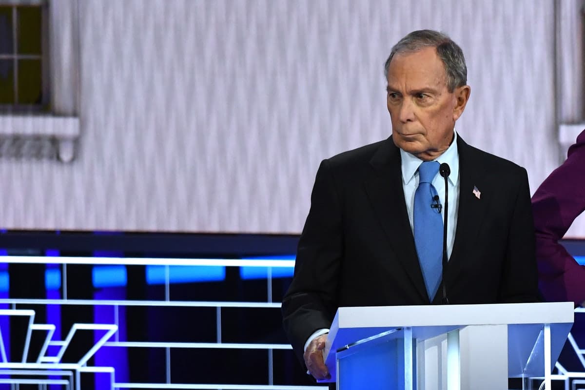 Bloomberg sulmohet nga kundërshtarët (VIDEO)