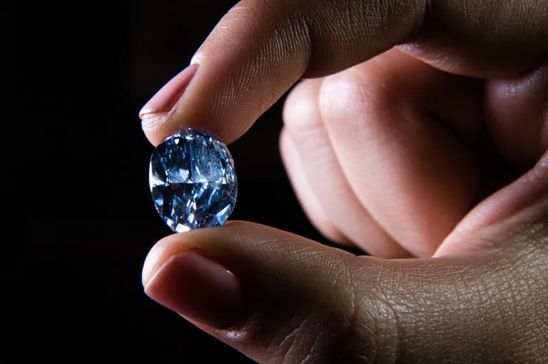 Afrikë e Jugut, zbulohet diamanti më i madh blu (VIDEO)