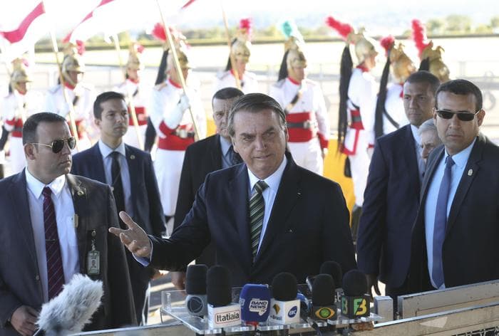 Amazona: Bolsonaro kërkon ndihmë nga Trump dhe Merkel, por jo nga Macron