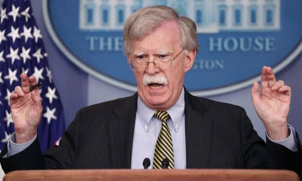 Bolton lavdëron Bolsonaron e Brazilit, dhe deklaron "trojkën e tiranisë" në Amerikën Latine
