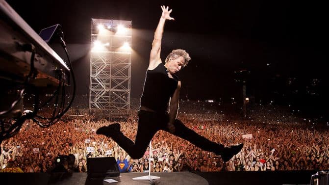 Jon Bon Jovi - fansave: Ndani kujtimet me mua në rrjetet sociale (VIDEO)