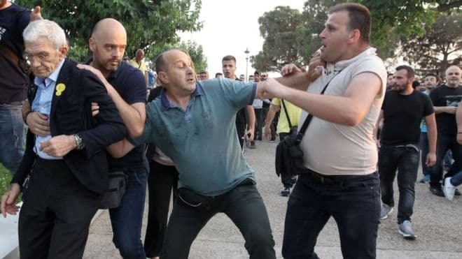 Greqi, nacionalistët dhunojnë kryebashkiakun e Selanikut
