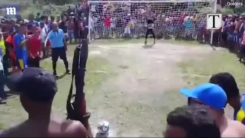 Brazil, në zonën e penalltisë me armë në dorë (VIDEO)
