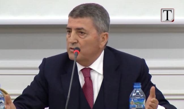 Situata politike/ Bizneset: Po na detyroni të largohemi (VIDEO)