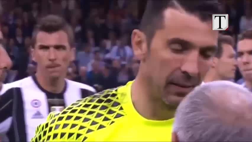 Buffon pranon PSG-në, transferimi varet nga UEFA (VIDEO)