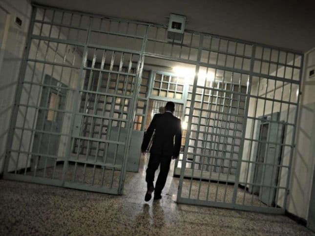 Dëshmitari: 20-vjeçarin e lanë qëllimisht të vdiste në burgun e Shënkollit