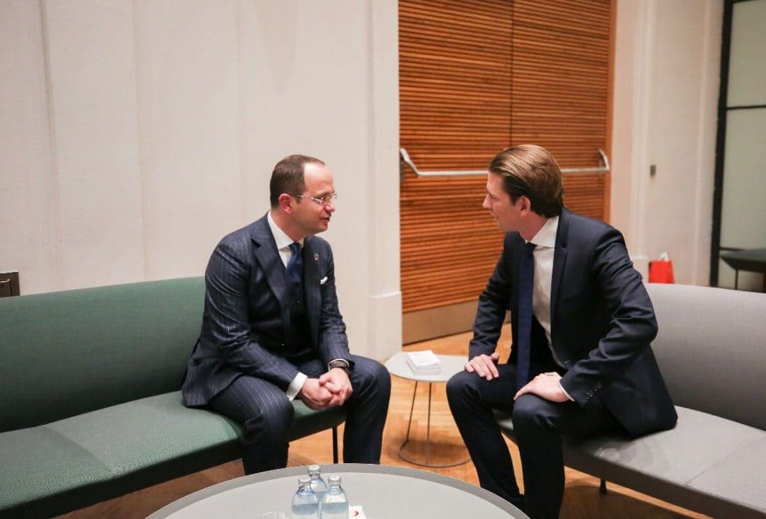 "Negociatat" /Ministri Bushati takohet me kancelarin e Austrisë: Fillimi i rrugëtimit evropian