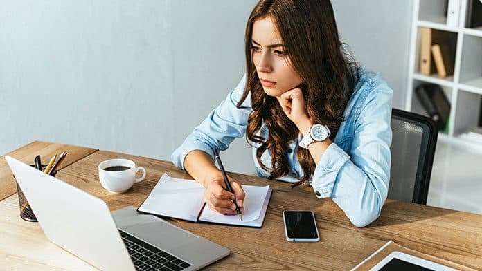 Kafja nuk duhet pirë në mëngjes/ Ja oraret kur mund ta përfitoni më mirë kafeinën