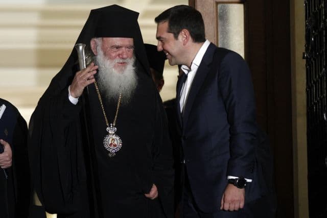 Greqi, Parlamenti miraton rishikimin e Kushtetutës për marrëdhëniet e shtetit me kishën