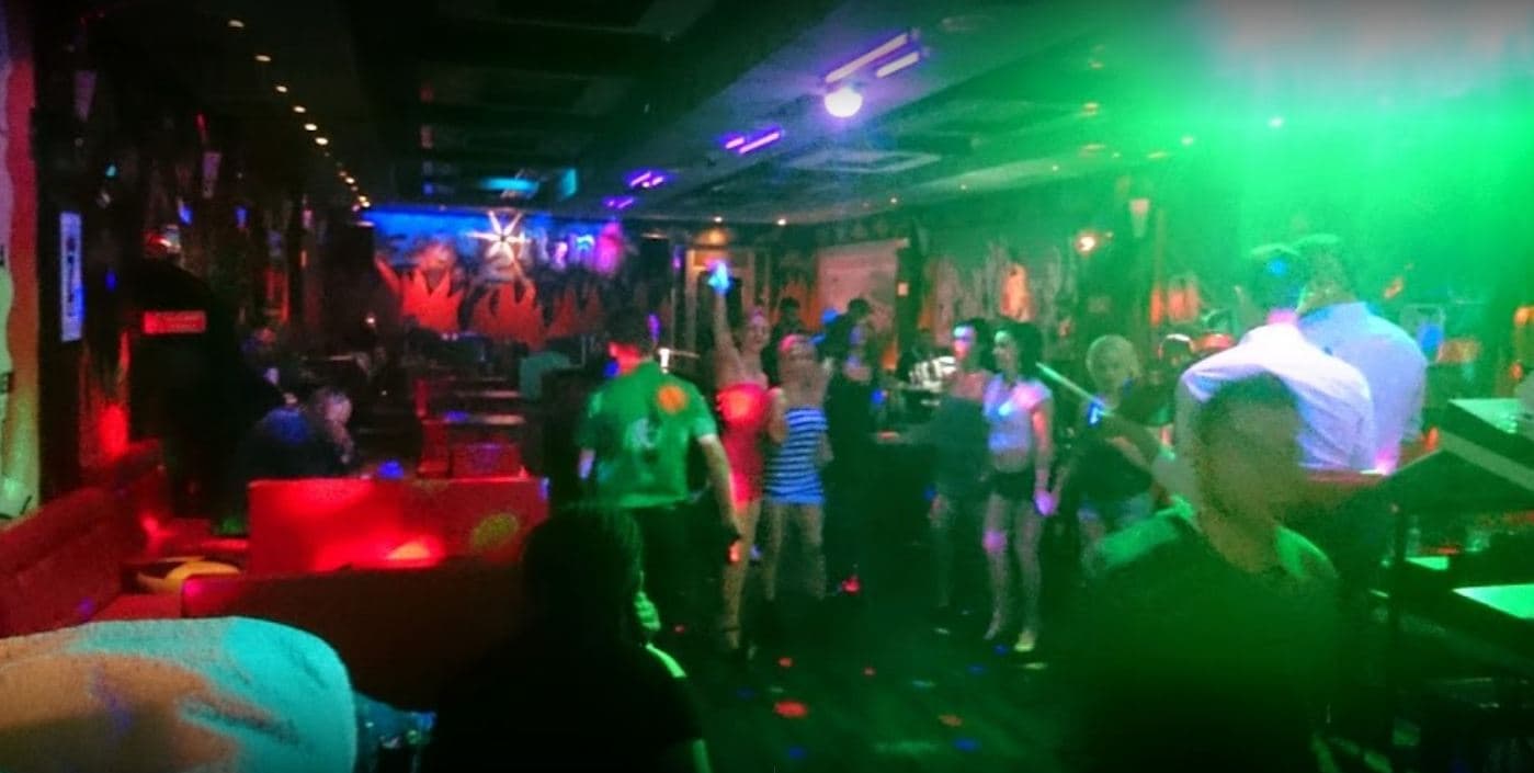 Kokainë dhe prostituta në lokalin e natës, arrestohet pronari i dënuar për vrasje