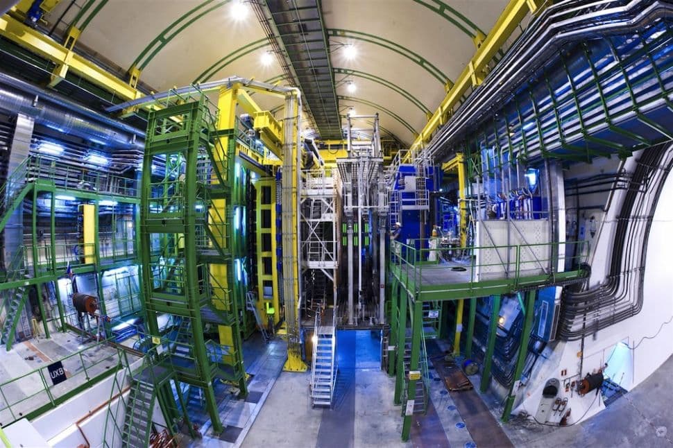 A do të na duhet një fizikë e re? Shkencëtarët në CERN gjejnë përgjigjen pse ekziston universi